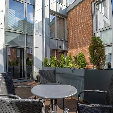 Viu Z Tarasem W Sercu Gdanska *